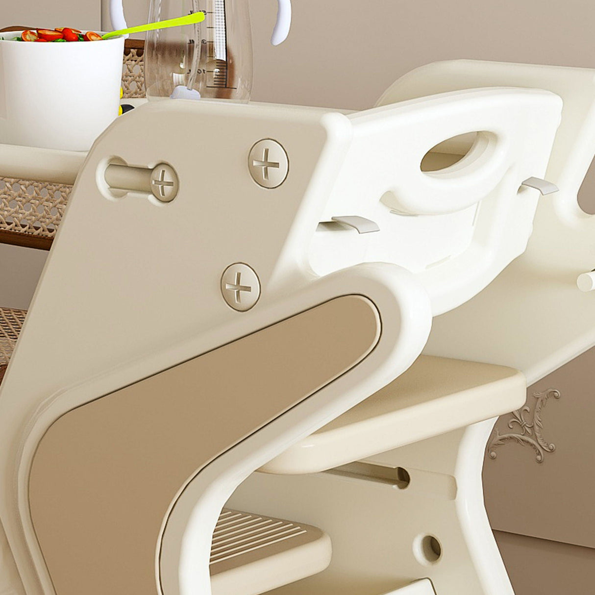 Multifunctional Growing Up Dining Chair With Adjustable Height And 5 Point Seat Belts