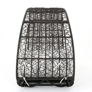 Abigal - Outdoor Wicker Daybed With Cushion