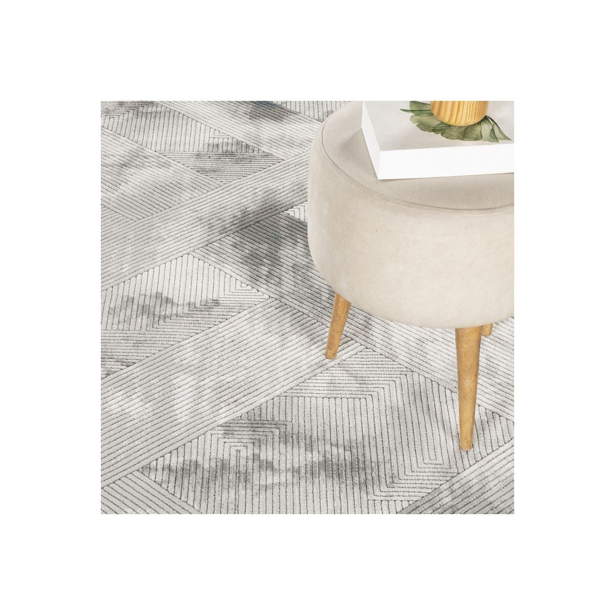 Geometric 3D Effect Area Rug with Durable Polyester - Ivory / Gray