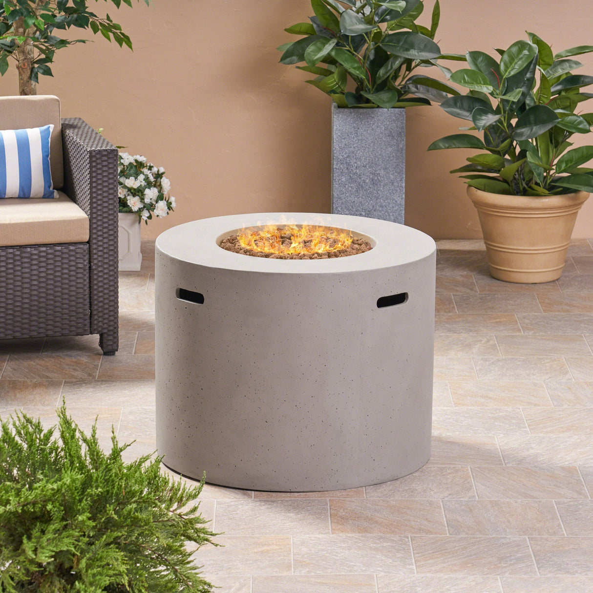 Light Grey Magnesium Oxide 31' Round Fire Pit with 40,000 BTU for Patio Use