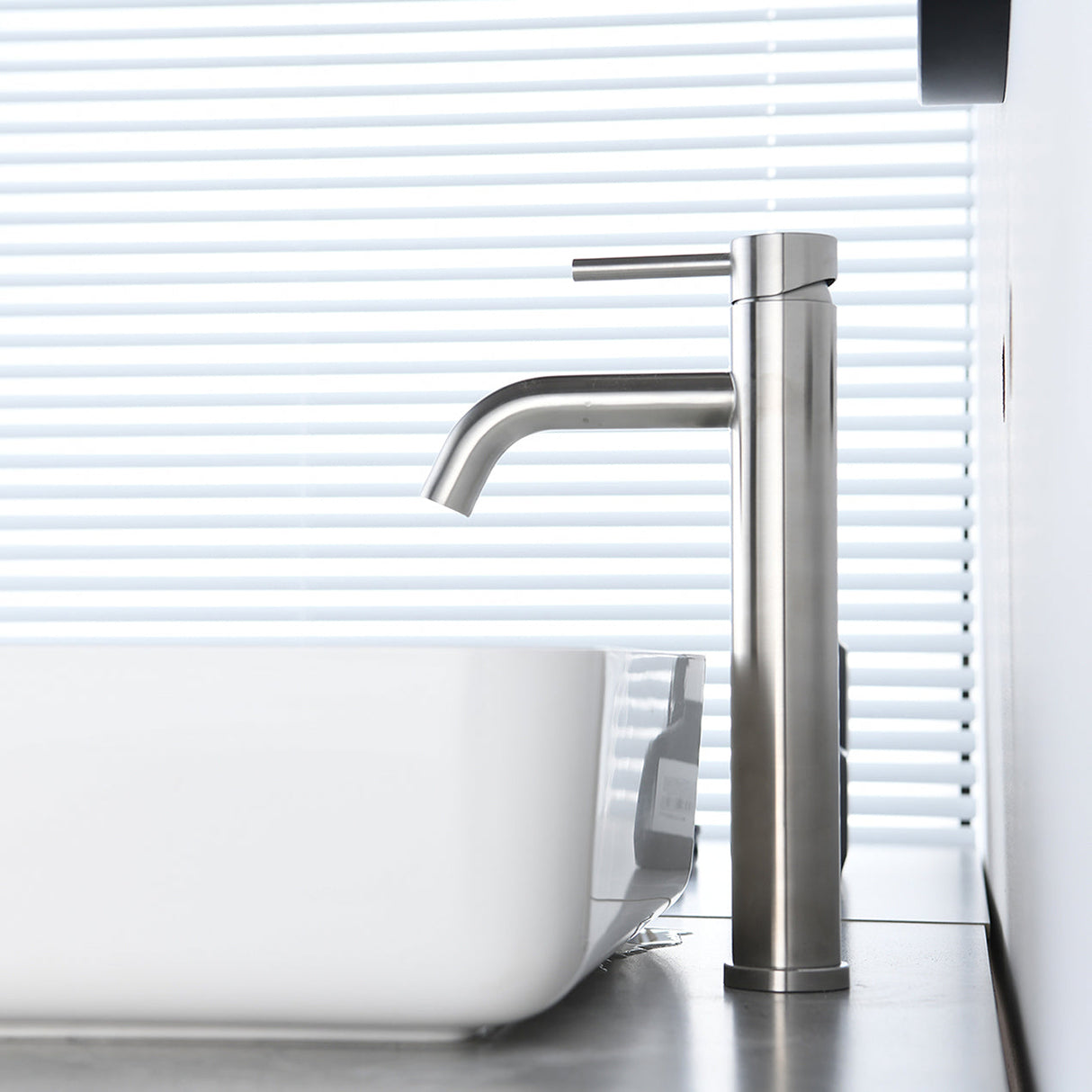 Single Hole Single Handle Bathroom Sink Faucet