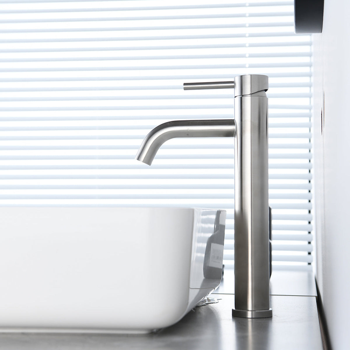 Single Hole Single Handle Bathroom Sink Faucet
