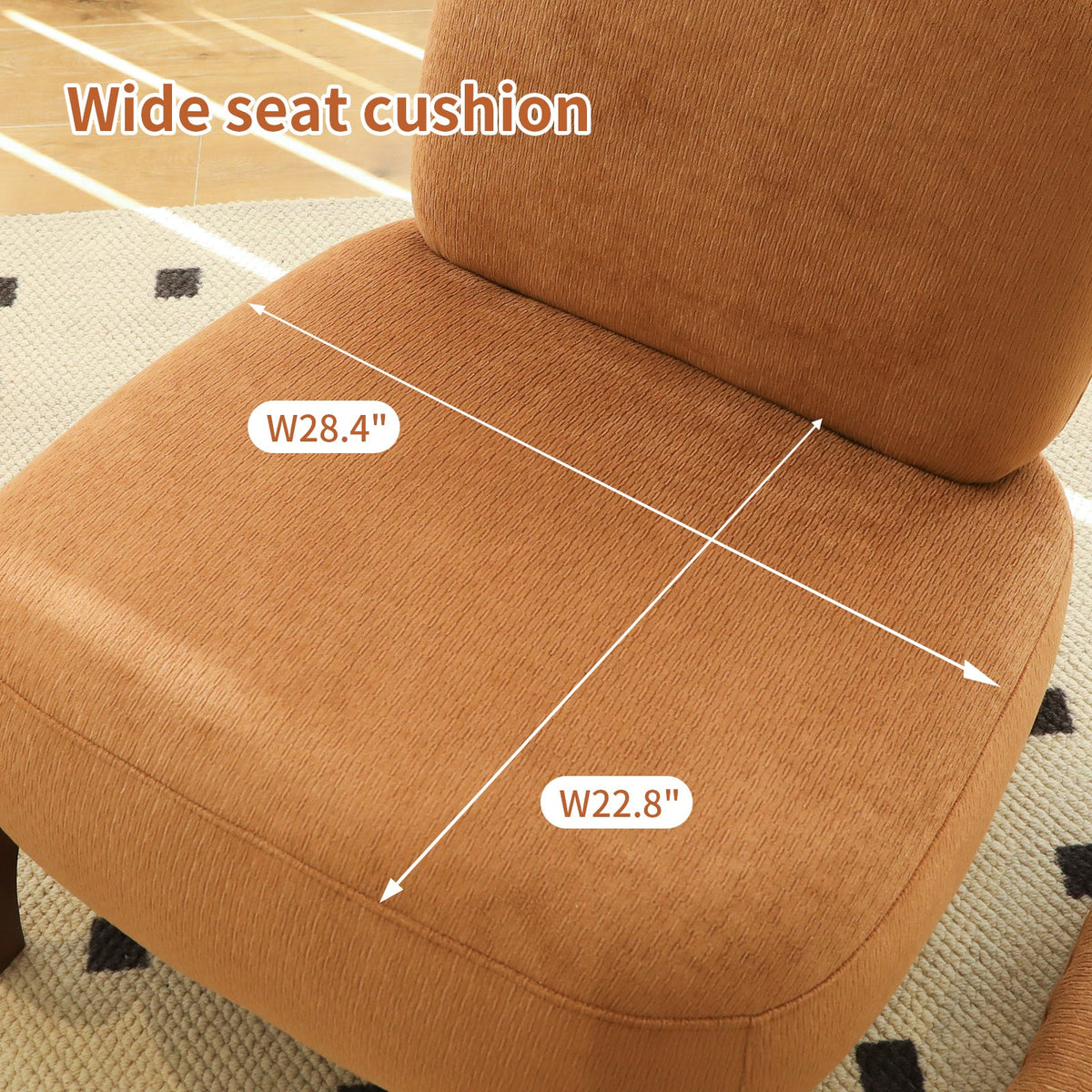 Cute Accent Chair with Solid Wood Legs