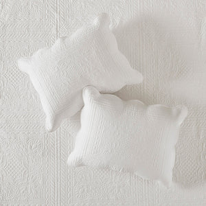 3 Piece Reversible Scalloped Edge Quilt Set White Full/Queen