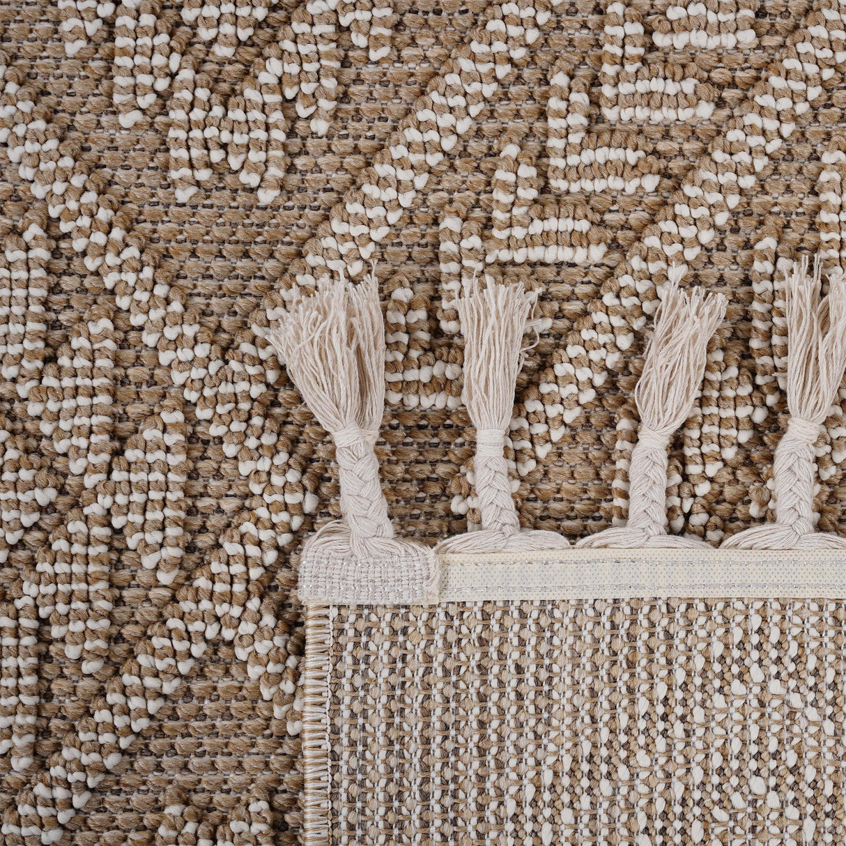 NAAR Guros Collection Traditional Indoor/Outdoor Area Rug