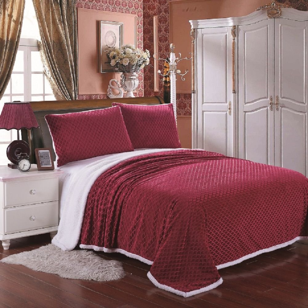 Decor&More Home Essentials Mermaid Oversized Sherpa Blanket