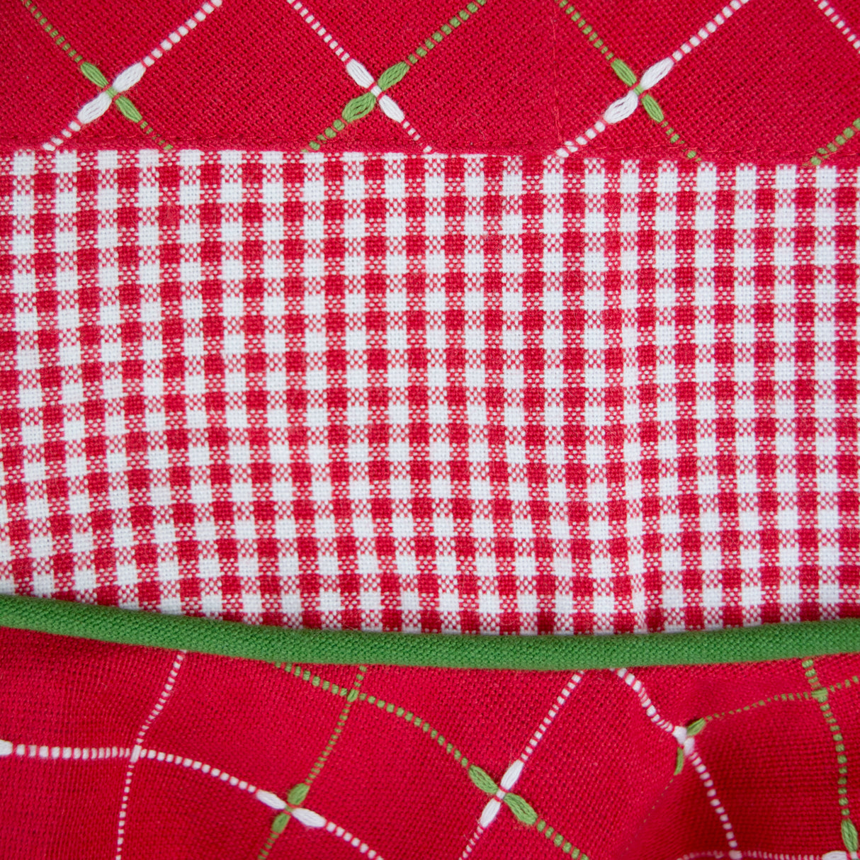DII Cotton Christmas Ruffle Apron, Merry Tree