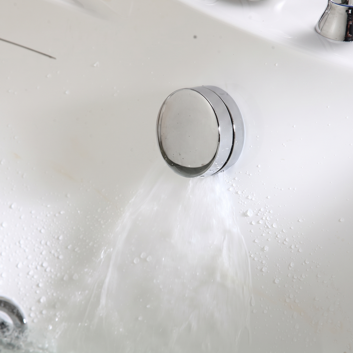 59" Corner Whirlpool Bathtub for 2-Person