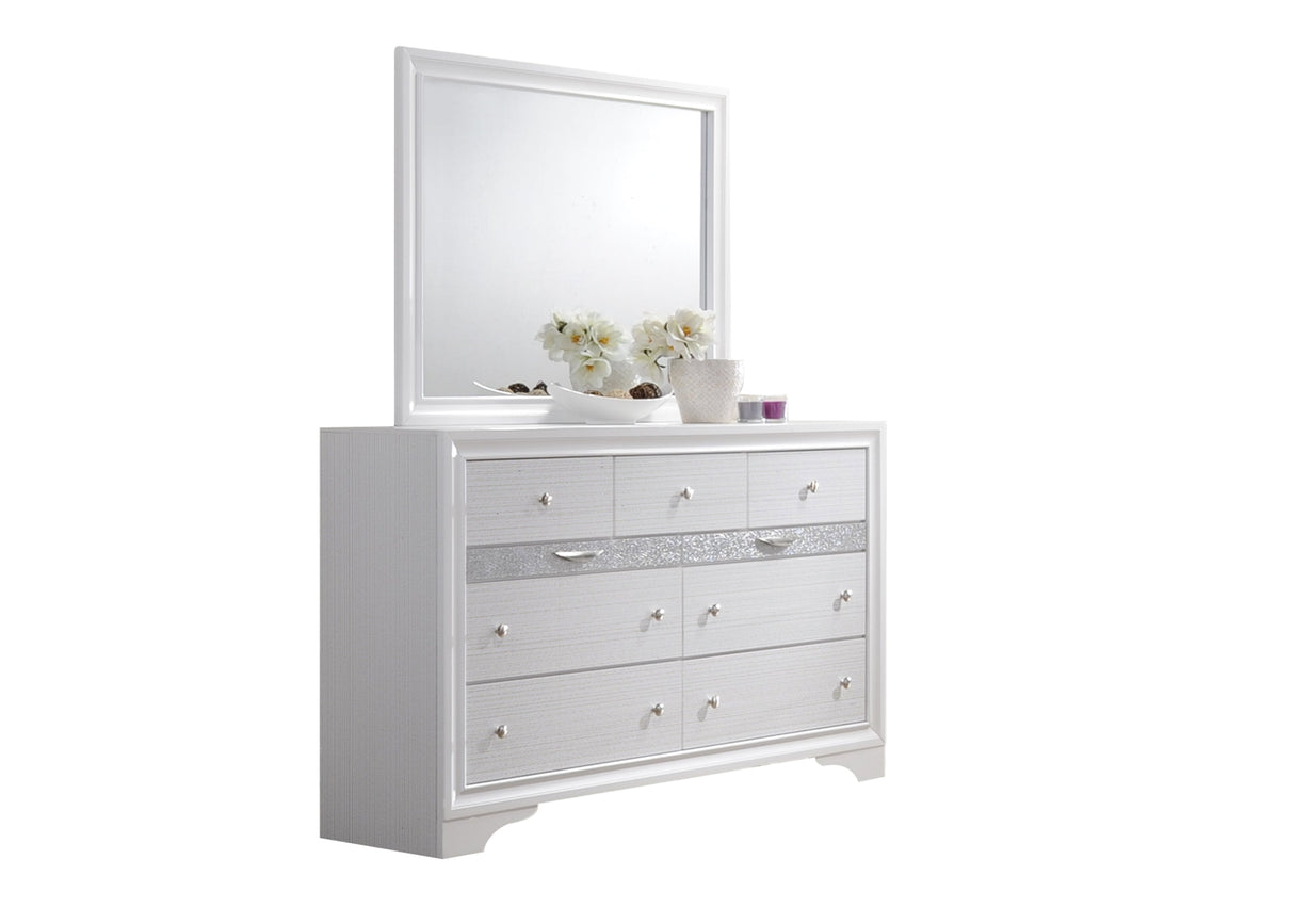 Traditional Style Queen 4-Pc Storage Bedroom Set Made with Wood in White