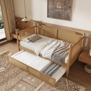 Traditional Style Daybed With Trundle