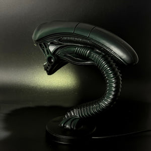 USB Alien Head Lamp – Sci-Fi Resin Desk Light for Bedroom, Office & Halloween Decor