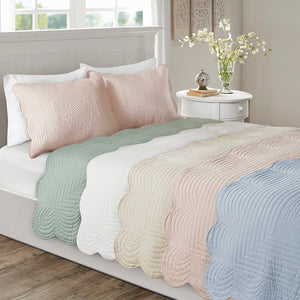 3 Piece Reversible Scalloped Edge Quilt Set Blush Full/Queen