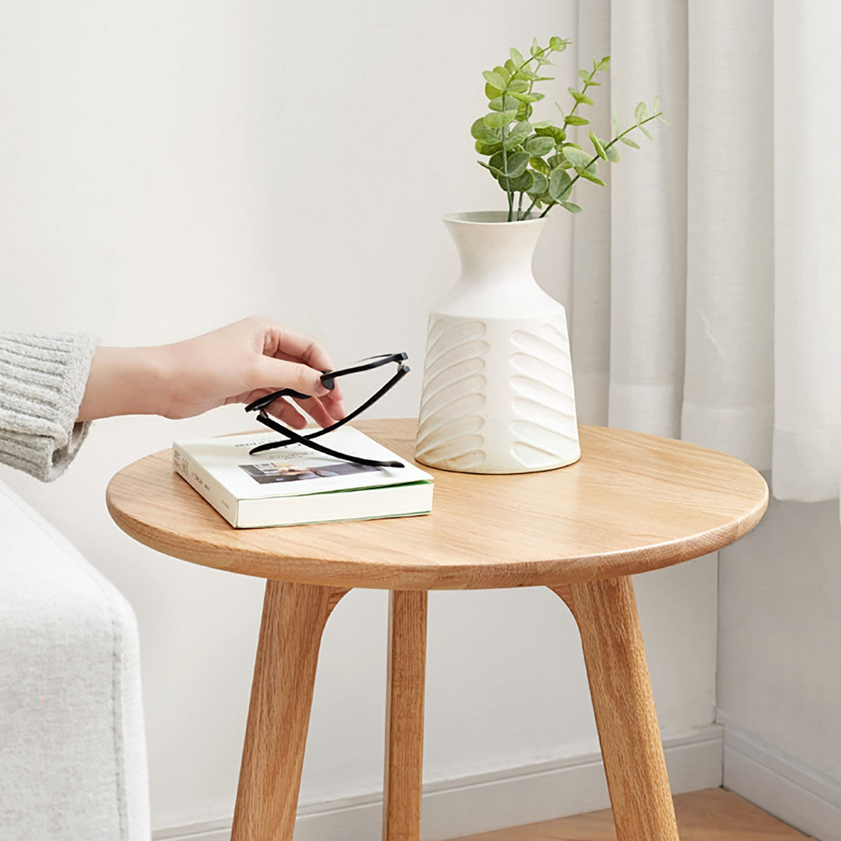 Round Side Table with Solid Oak Wood Frame