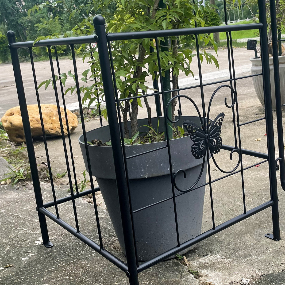 Garden Arch Arbor Trellis for Climbing Plants with Gate, Durable Metal Garden Arch Outdoor Wedding Arch, for Wedding Ceremony Party Plant Climbing Rose Vines Lawn Courtyard Patio Black, 7.15ft