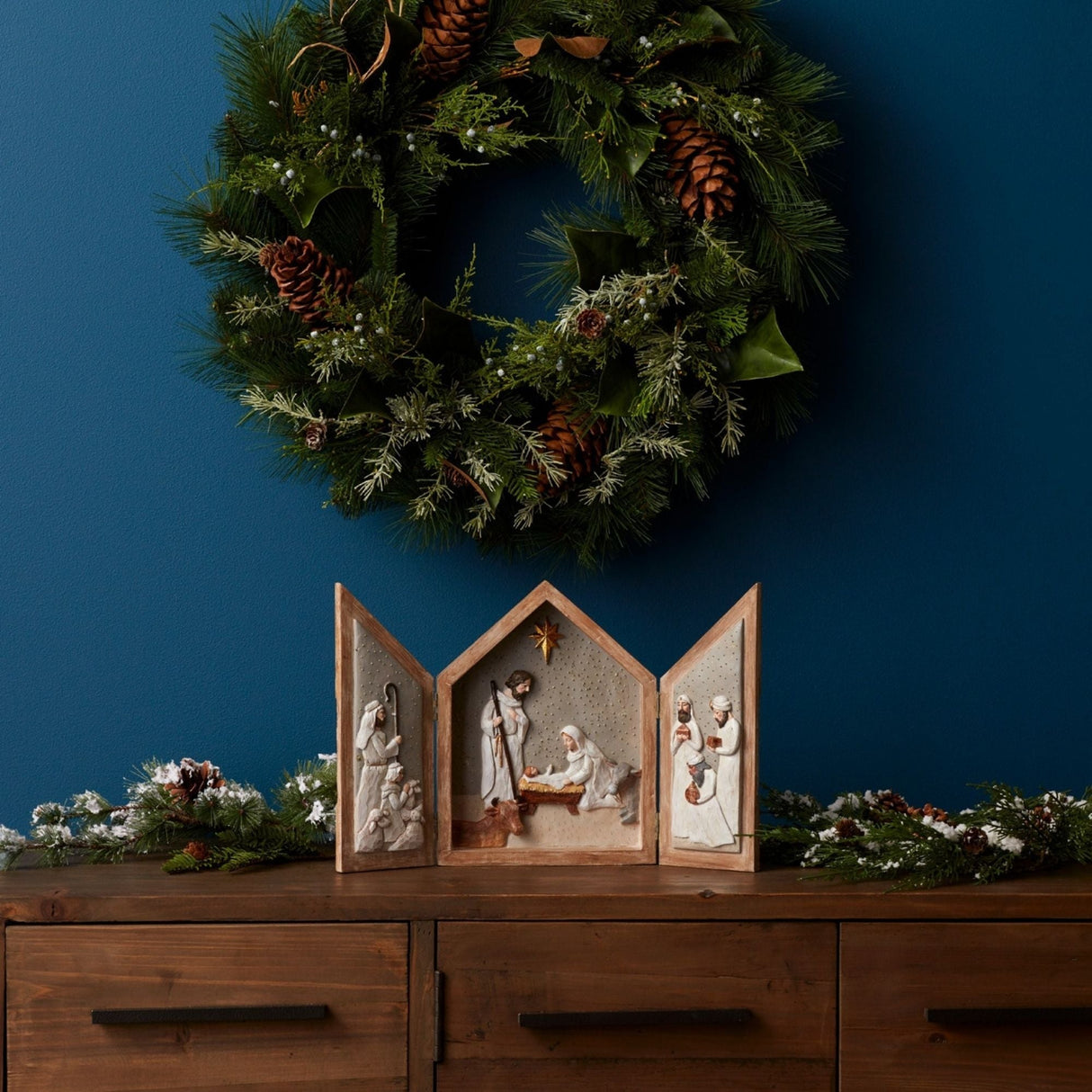 Nativity Arch Box with Tri Fold Design 16"L
