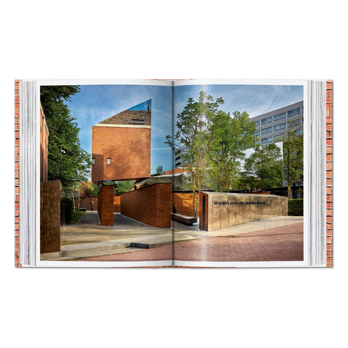 Contemporary Brick Buildings (German, French, English)