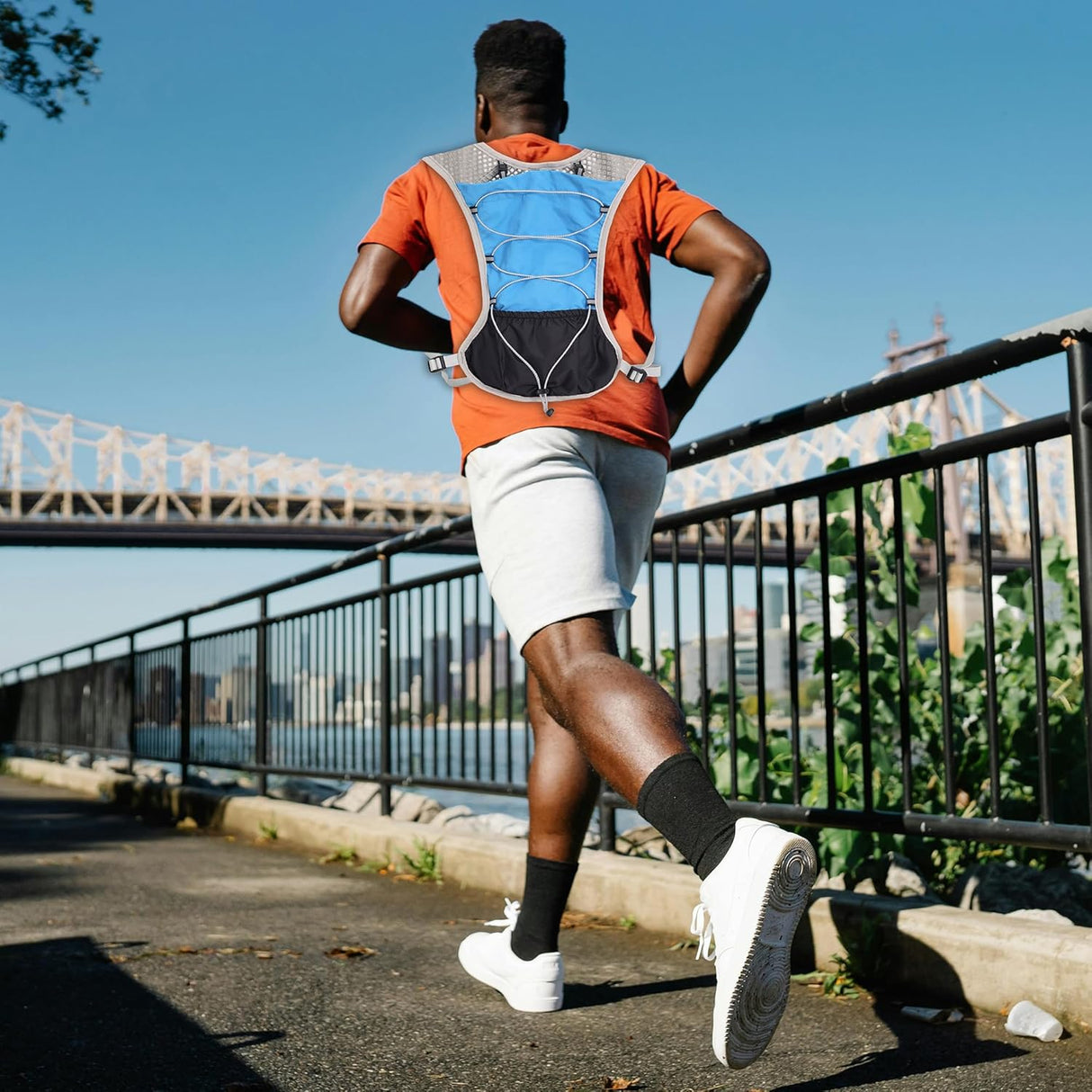 Ultra Lightweight Running Hydration Vest 2L Bladder 6 Pocket Pack 103g