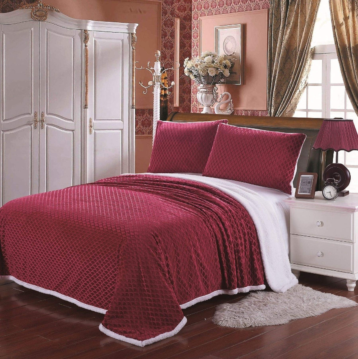 Decor&More Home Essentials Mermaid Oversized Sherpa Blanket