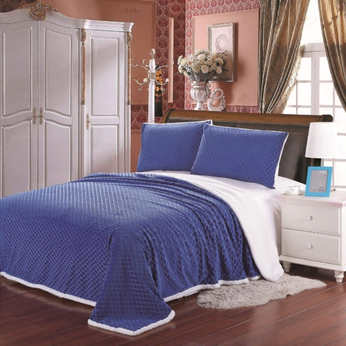 Decor&More Home Essentials Mermaid Oversized Sherpa Blanket