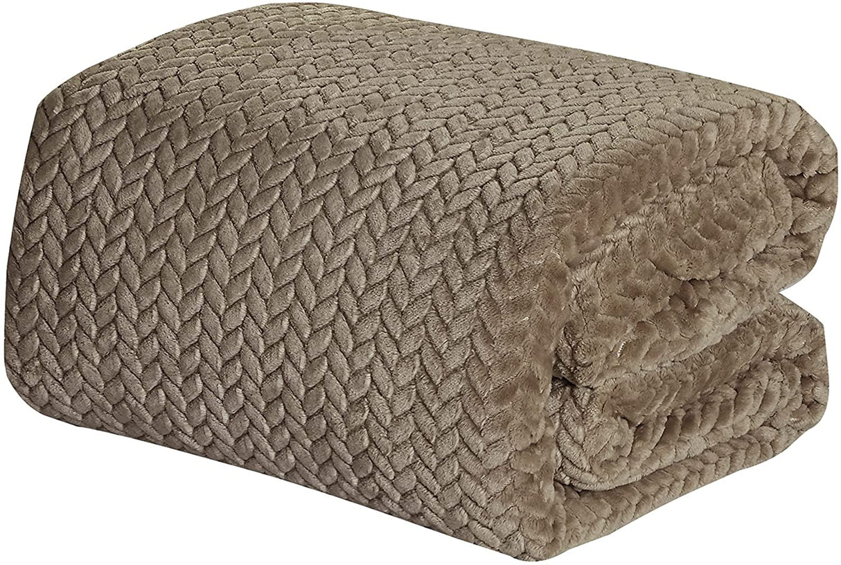 Noble house extra heavy chevron braided throw blanket (50" x 60")
