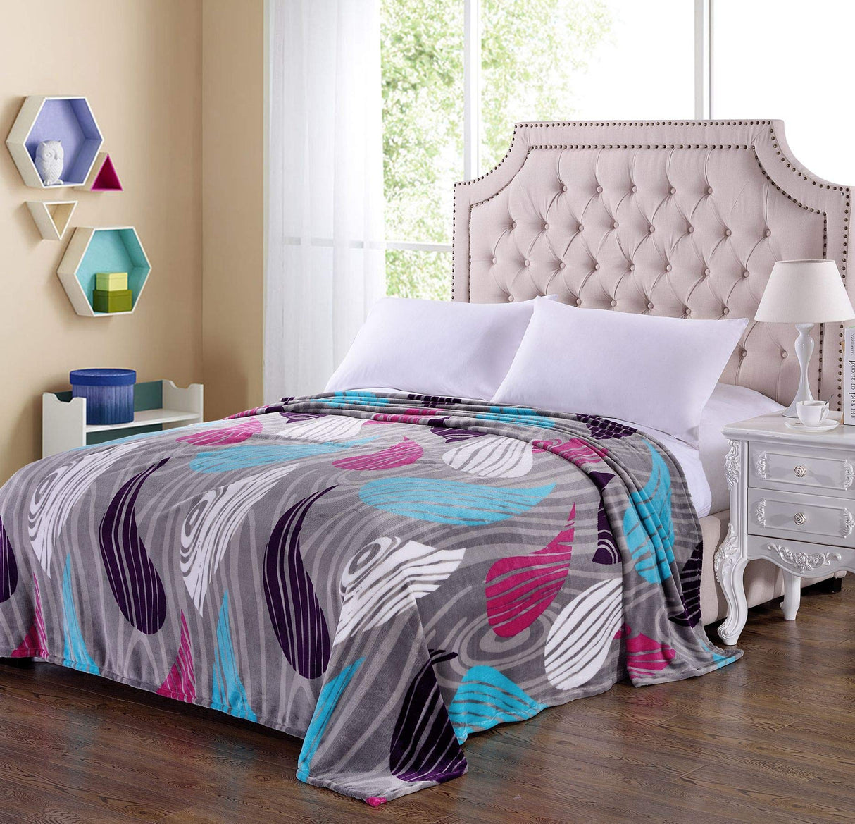 Decor&More Ultra Lush Extra Soft Modern Art Microplush Blanket