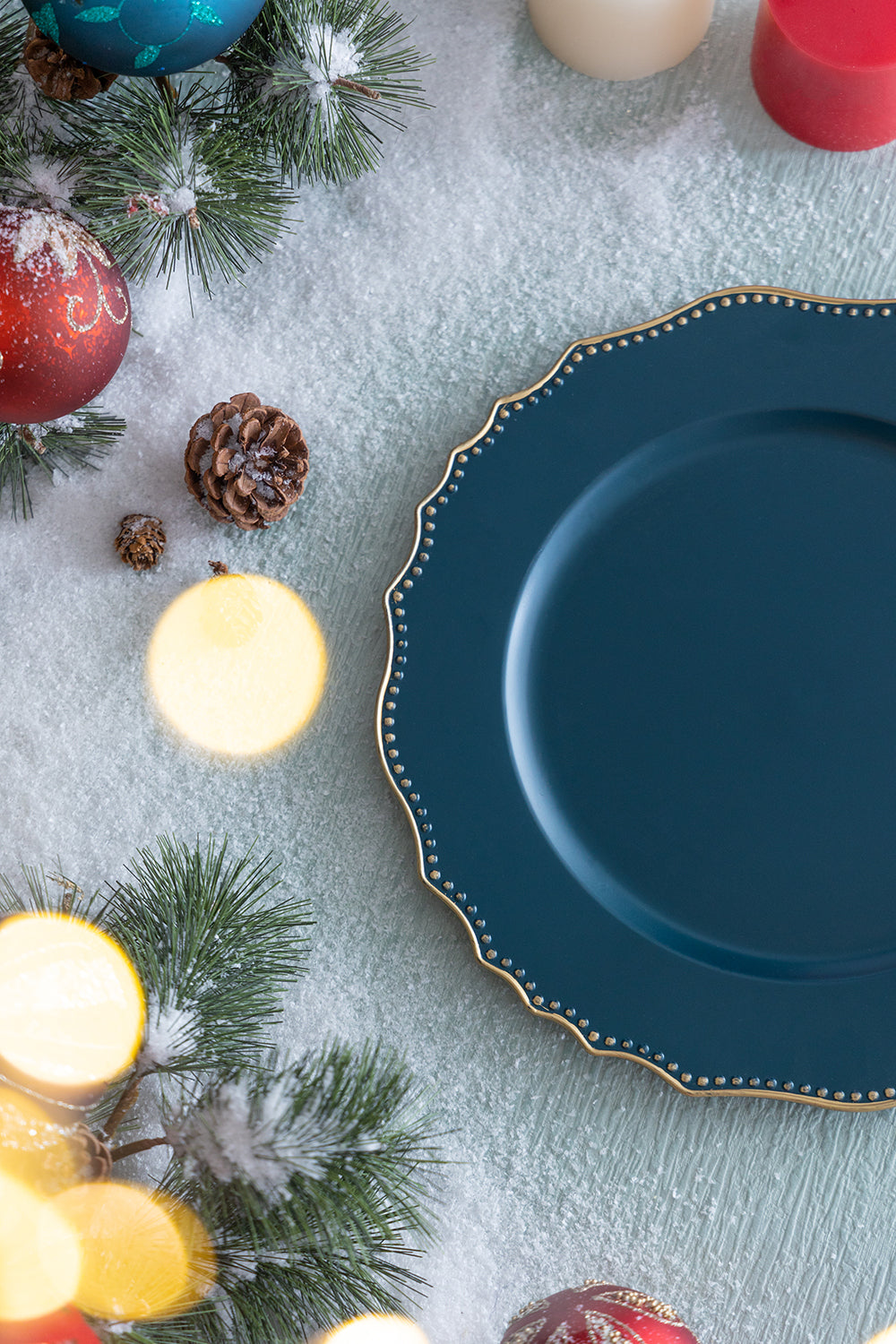 8 pack plastic charger plate, d13" blue