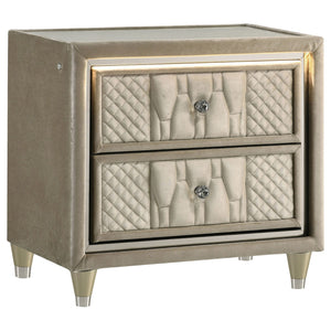 Lorient 4-piece Queen Bedroom Set Ivory and Camel