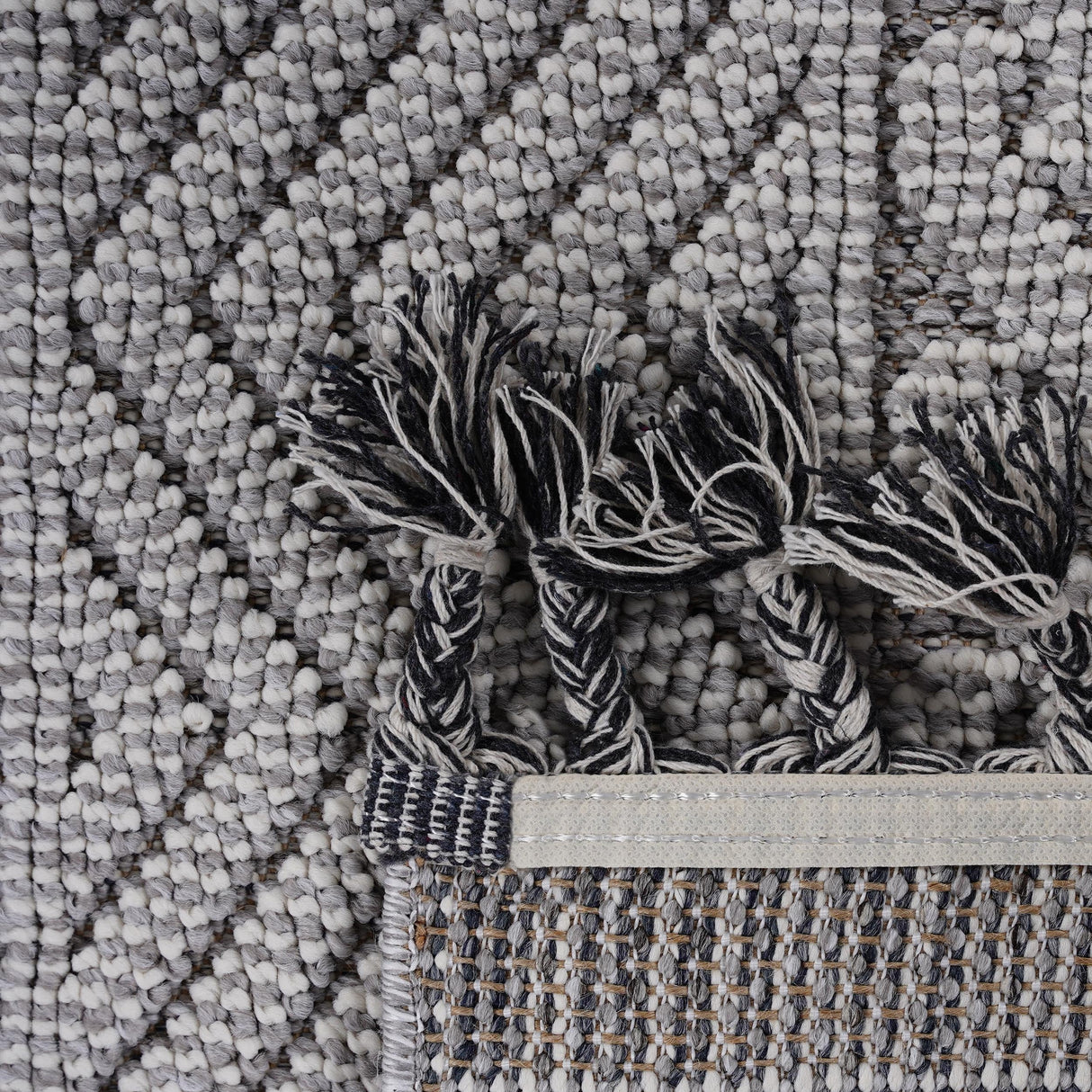 NAAR Guros Collection Geometric Indoor/Outdoor Area Rug