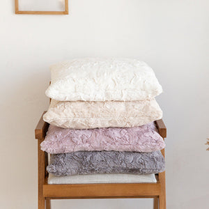 Double sides furry throw pillow case and insert great to snuggle  size 18"x18" WITH 450g INSERT