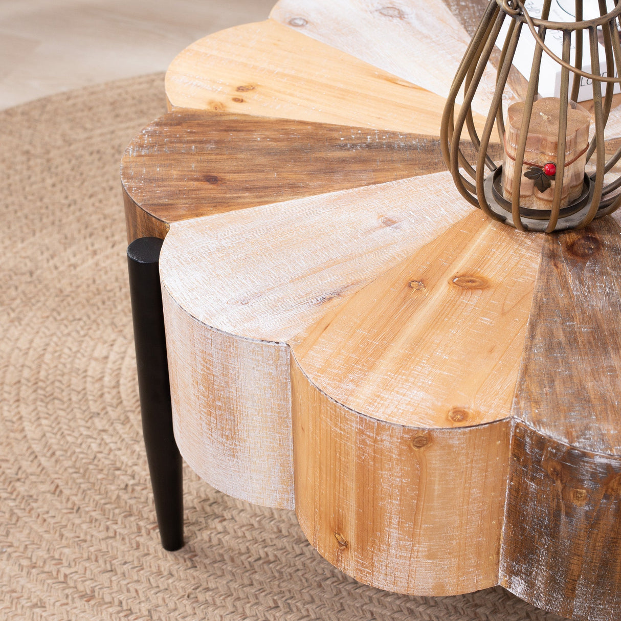 Rustic Manufactured Wood Flower - Shaped Coffee Table with Metal Legs, 31.7' Diameter Vintage Distressed Center Table for Living Room