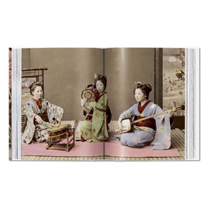 Japan 1900. A Portrait in Color (German, French, English)