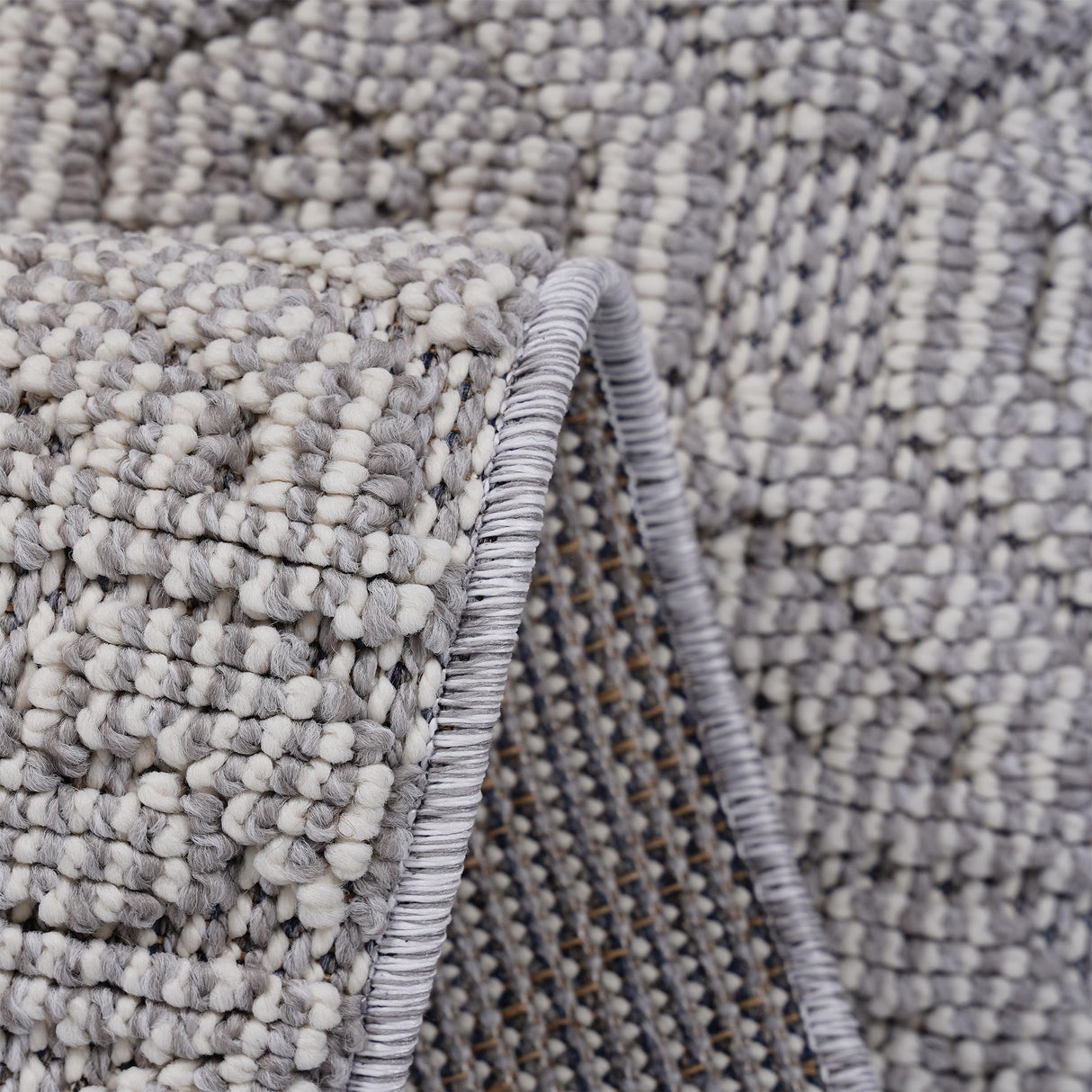 NAAR Guros Collection Geometric Indoor/Outdoor Area Rug
