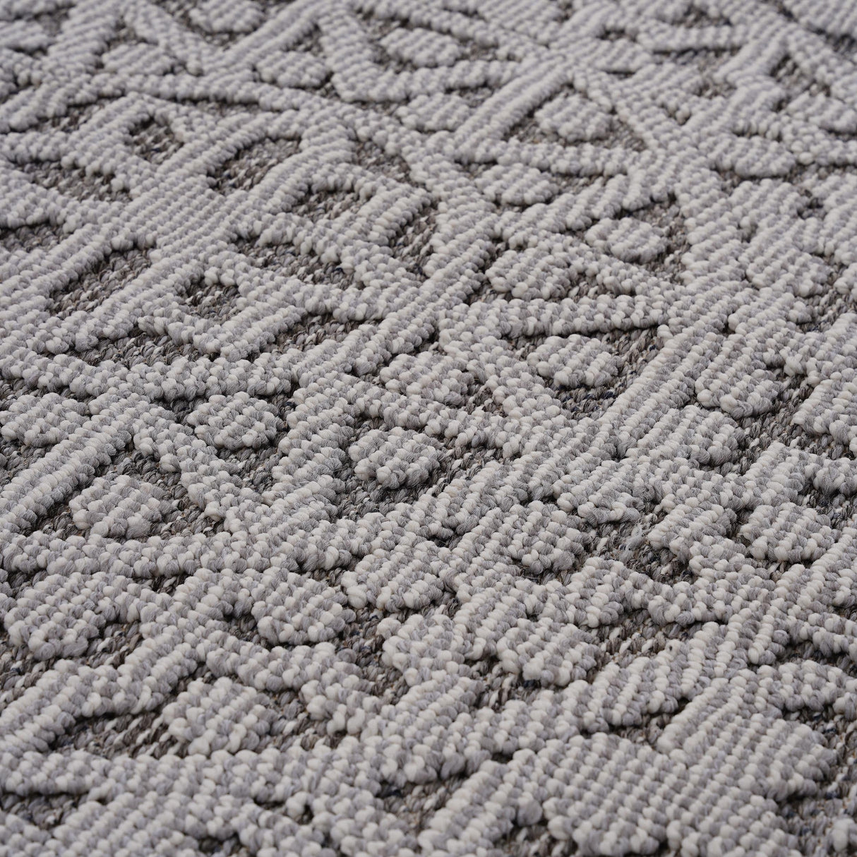 Naar guros collection medallion indoor/outdoor area rug