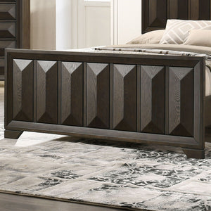 3 Piece Bedroom Set With Faceted Panels Bed And 2 Nightstands
