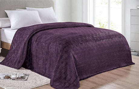 Ultra plush by decor&more chevron arrow jacquard microplush blanket