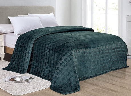 Ultra-plush-by-decor&more-chevron-arrow-jacquard-microplush-blanket-Blankets