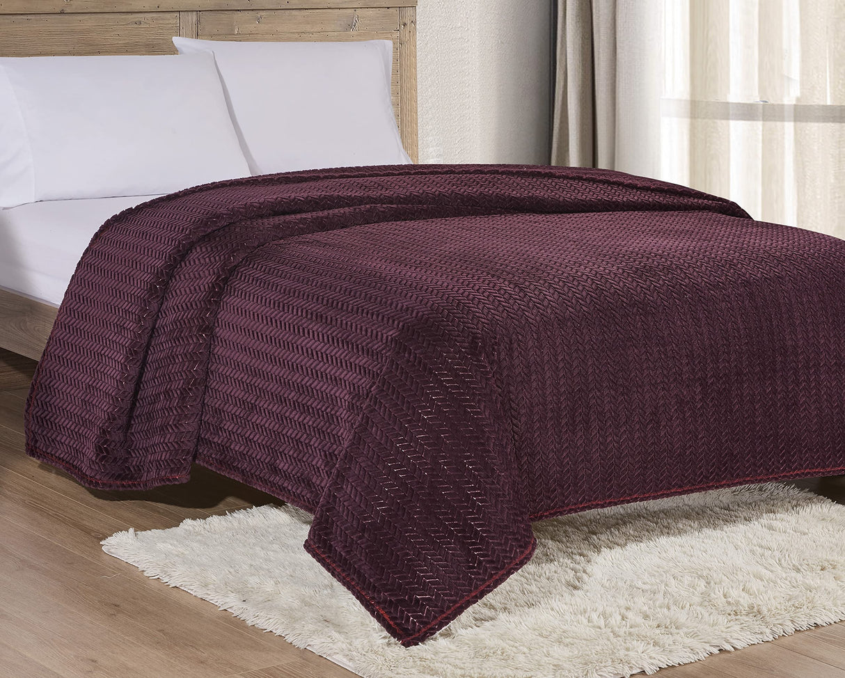 Decor&More HomeEssentials Extra Heavy and Plush Chevron Braided Microplush Jacquard Blanket