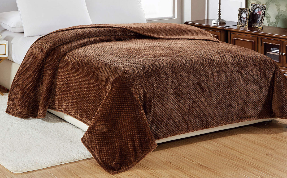 Decor&More Home Essentials Popcorn Textured Microplush Blanket