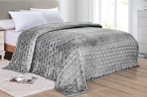 Ultra Plush by Decor&More Amrani Chevron Arrow Jacquard Microplush Blanket