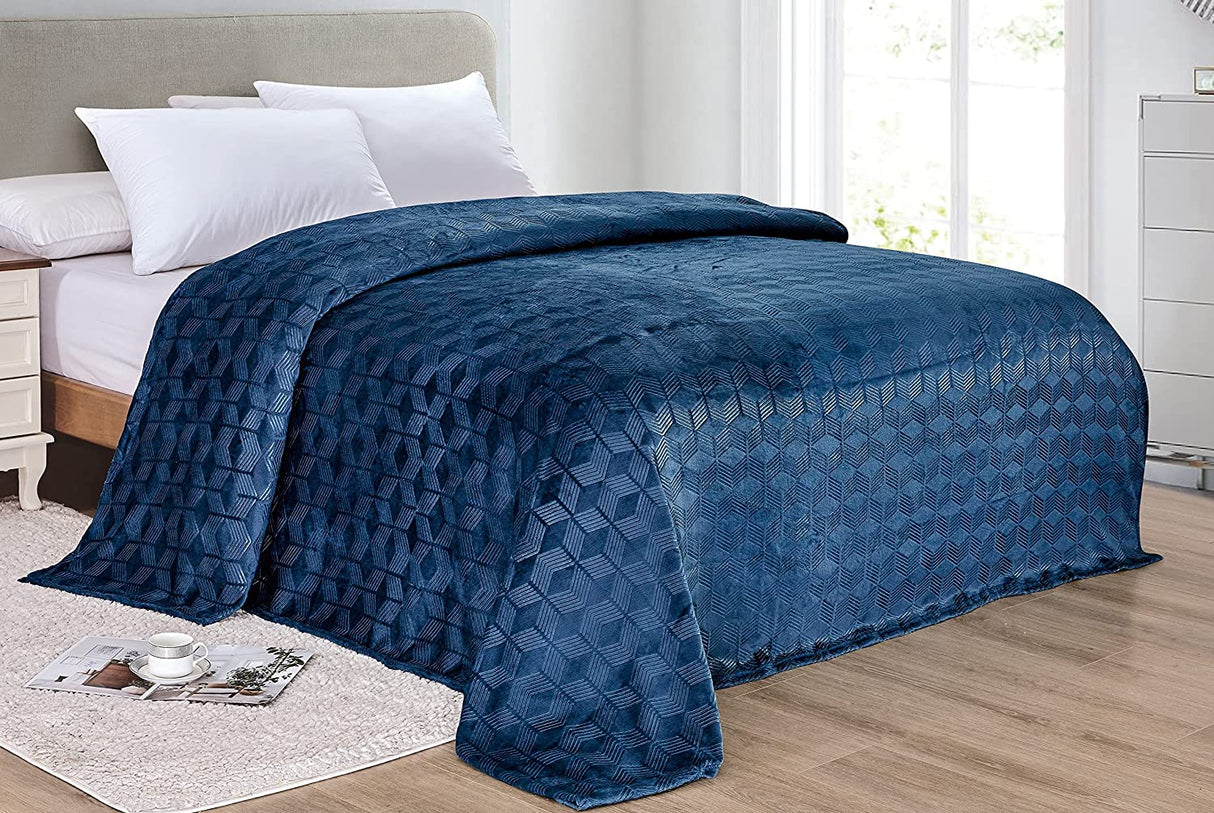 Ultra plush by decor&more chevron arrow jacquard microplush blanket