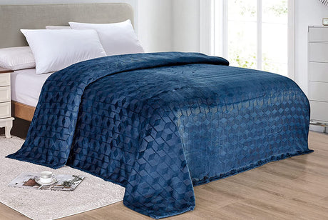 Ultra plush by decor&more chevron arrow jacquard microplush blanket