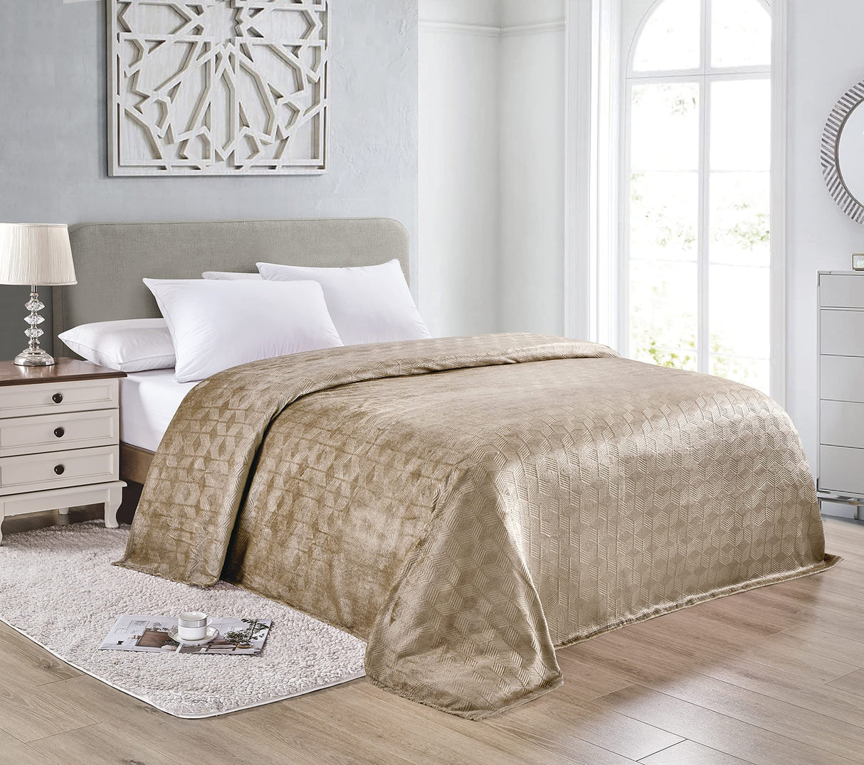 Ultra Plush by Decor&More Amrani Chevron Arrow Jacquard Microplush Blanket