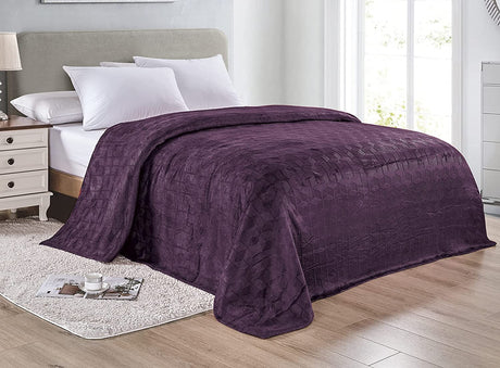 Ultra plush by decor&more chevron arrow jacquard microplush blanket