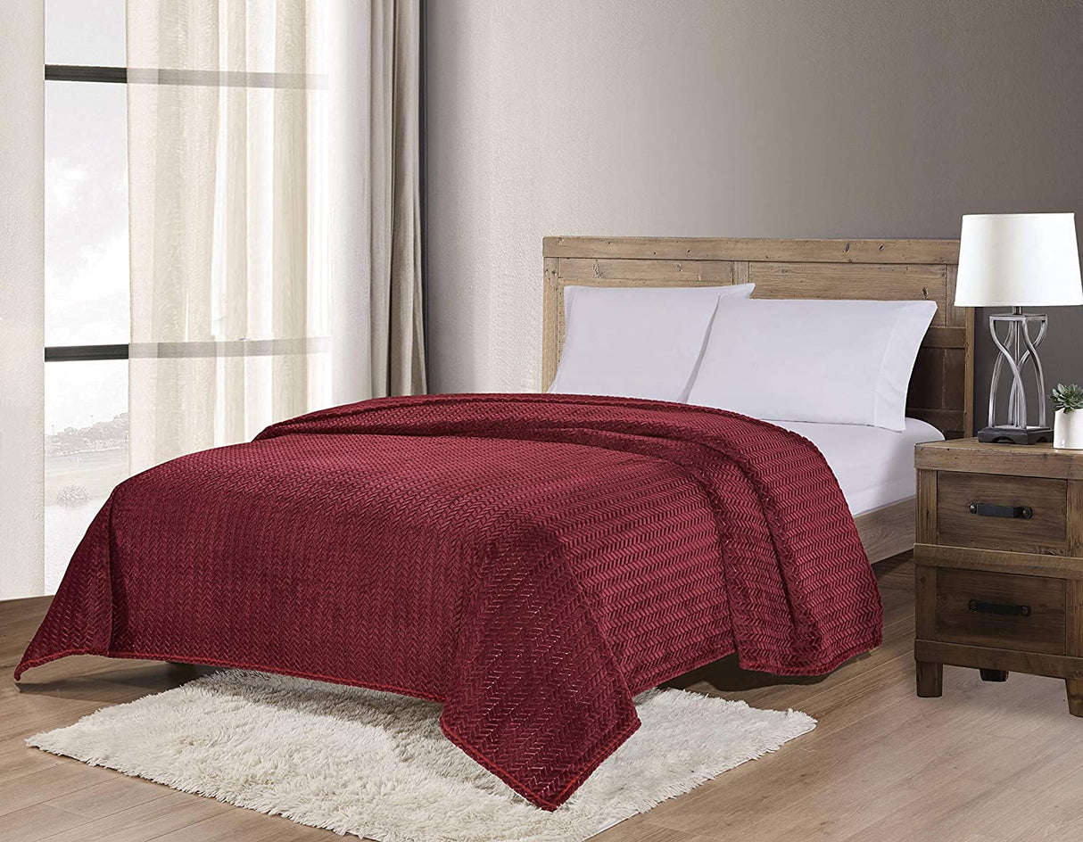 Homeessentials extra heavy and plush chevron braided microplush jacquard blanket
