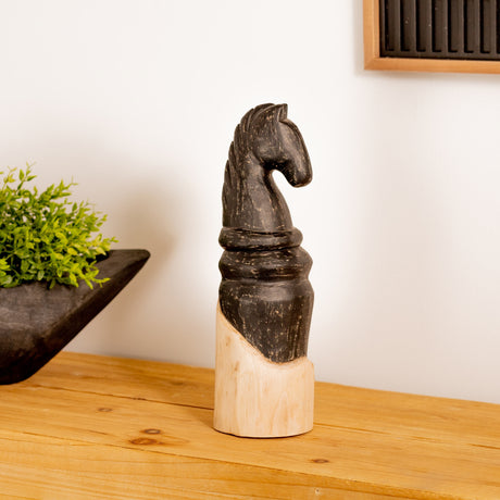 Mango wood knight chess piece sculpture (set of 2)
