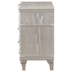 Evangeline - 3 Drawer Nightstand - Oak
