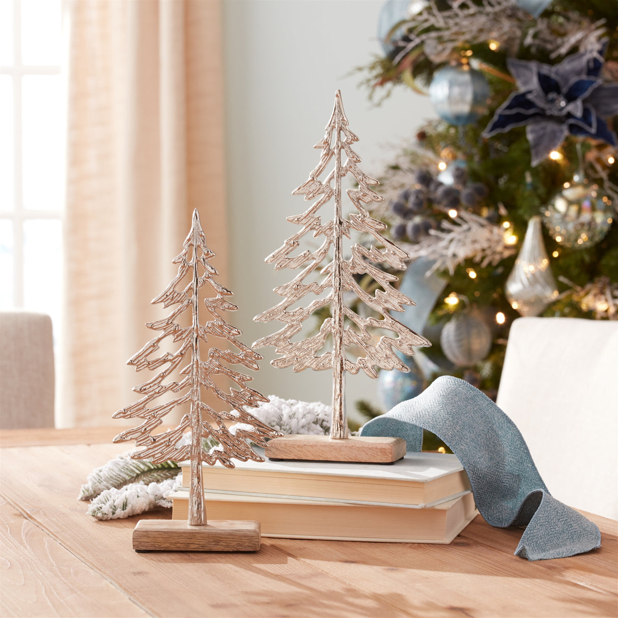Metal tree with wood base (set of 2)
