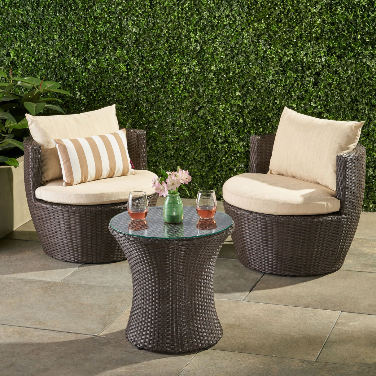 Kono Chat Set Outdoor Furniture