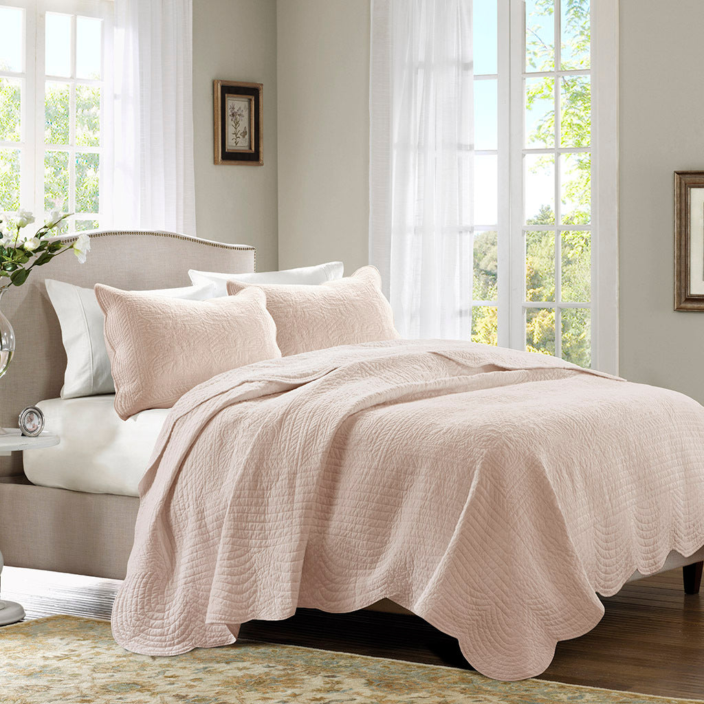 3 Piece Reversible Scalloped Edge Quilt Set Blush King/Cal King