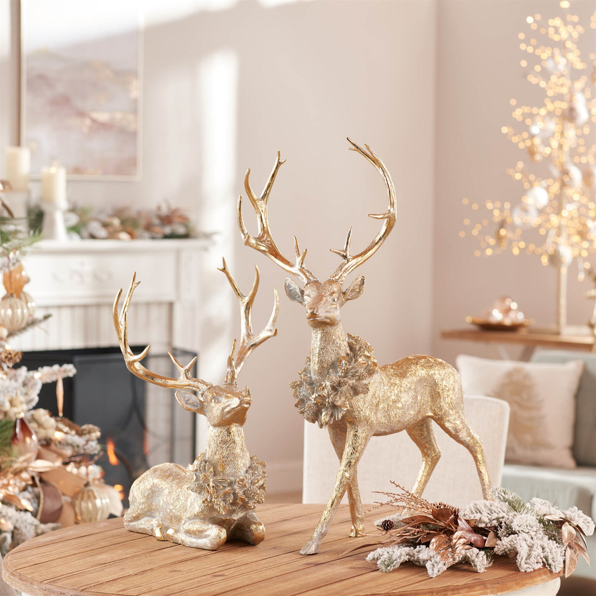 Holidya deer figurine (set of 2)